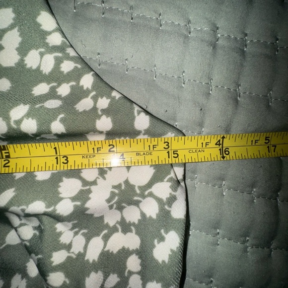 Kaileigh Green and White faux Wrap-Style crop Jumpsuit. Size Small P. Worn once - Picture 9 of 16